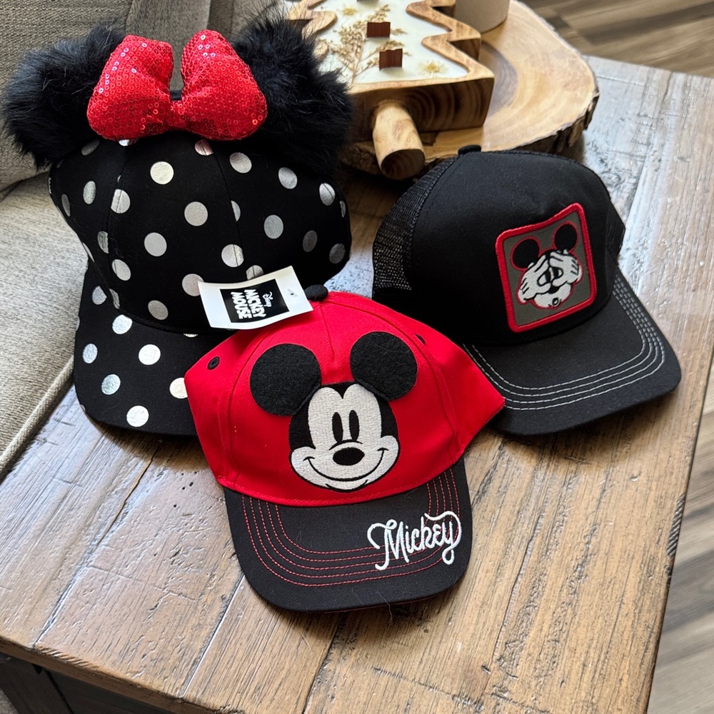 Disney Red, Black & White Mickey and Minnie Caps Family SET 2-adult 1-child
